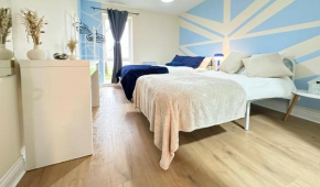 Olive Immaculate Wembley Apartment, 15mins to Central London, by Edens